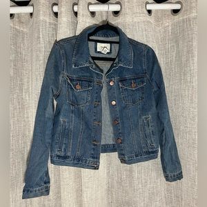 Fitted denim jacket